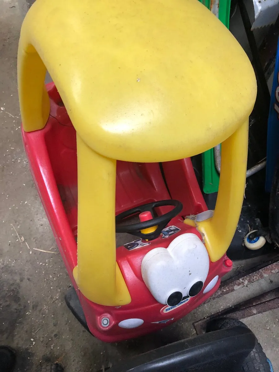 Toy car