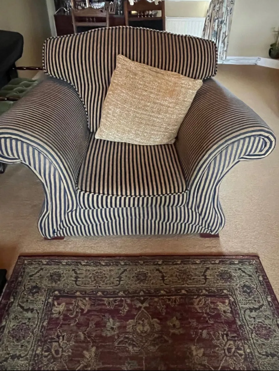 Suite of furniture - Image 4