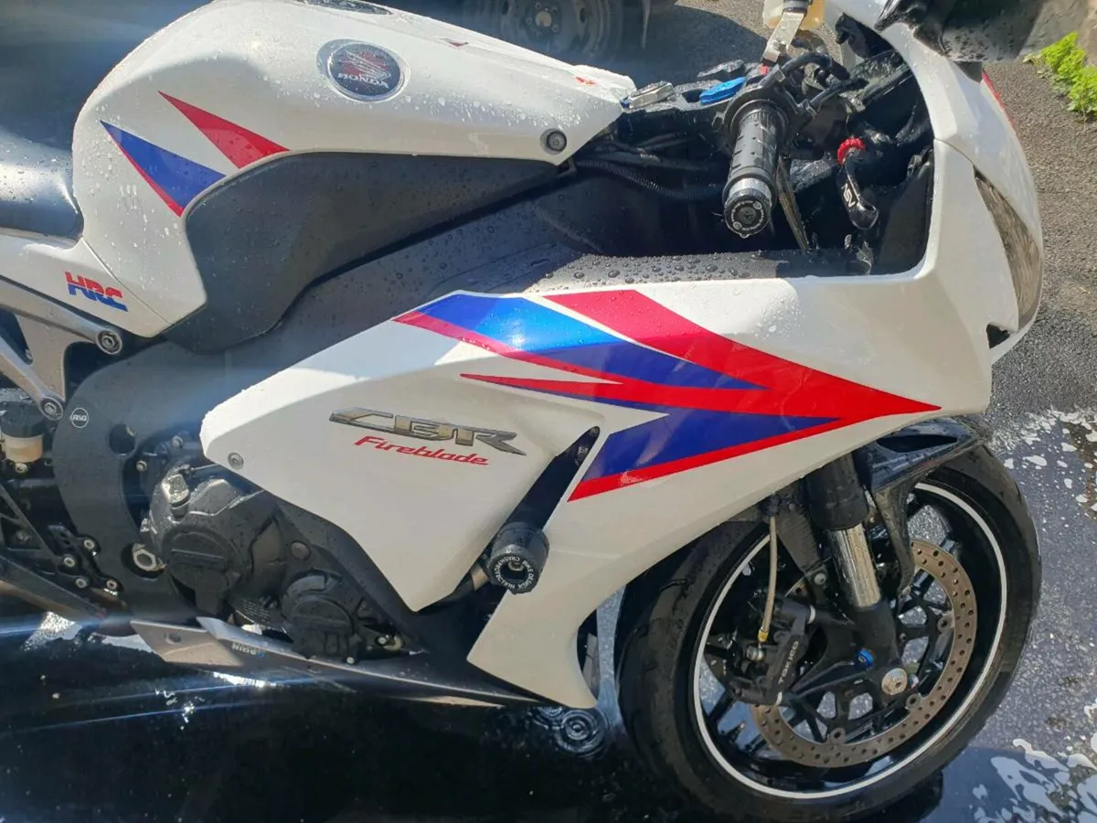Honda Fireblade - Image 2