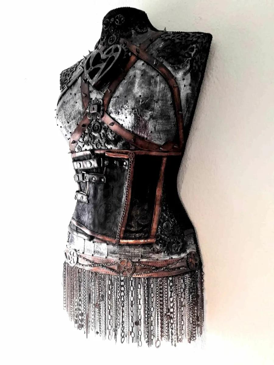 Steampunk Inspired mannequin - Image 4
