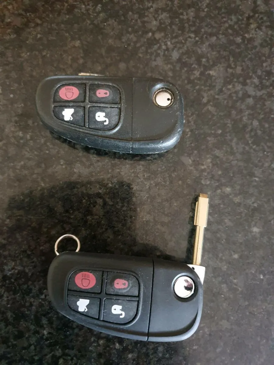 Jaguar X type key fob - Image 3