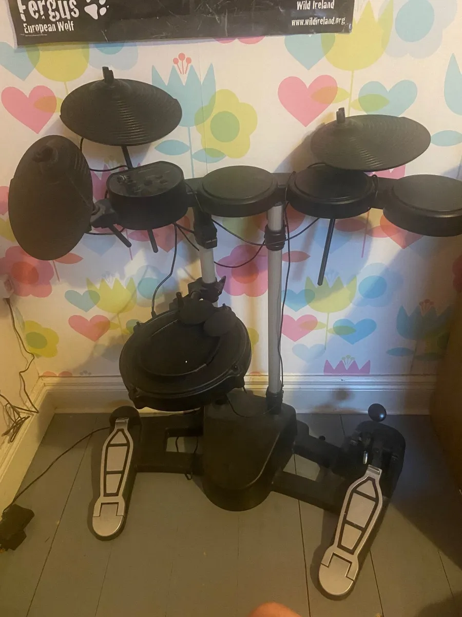 Electronic drum kit