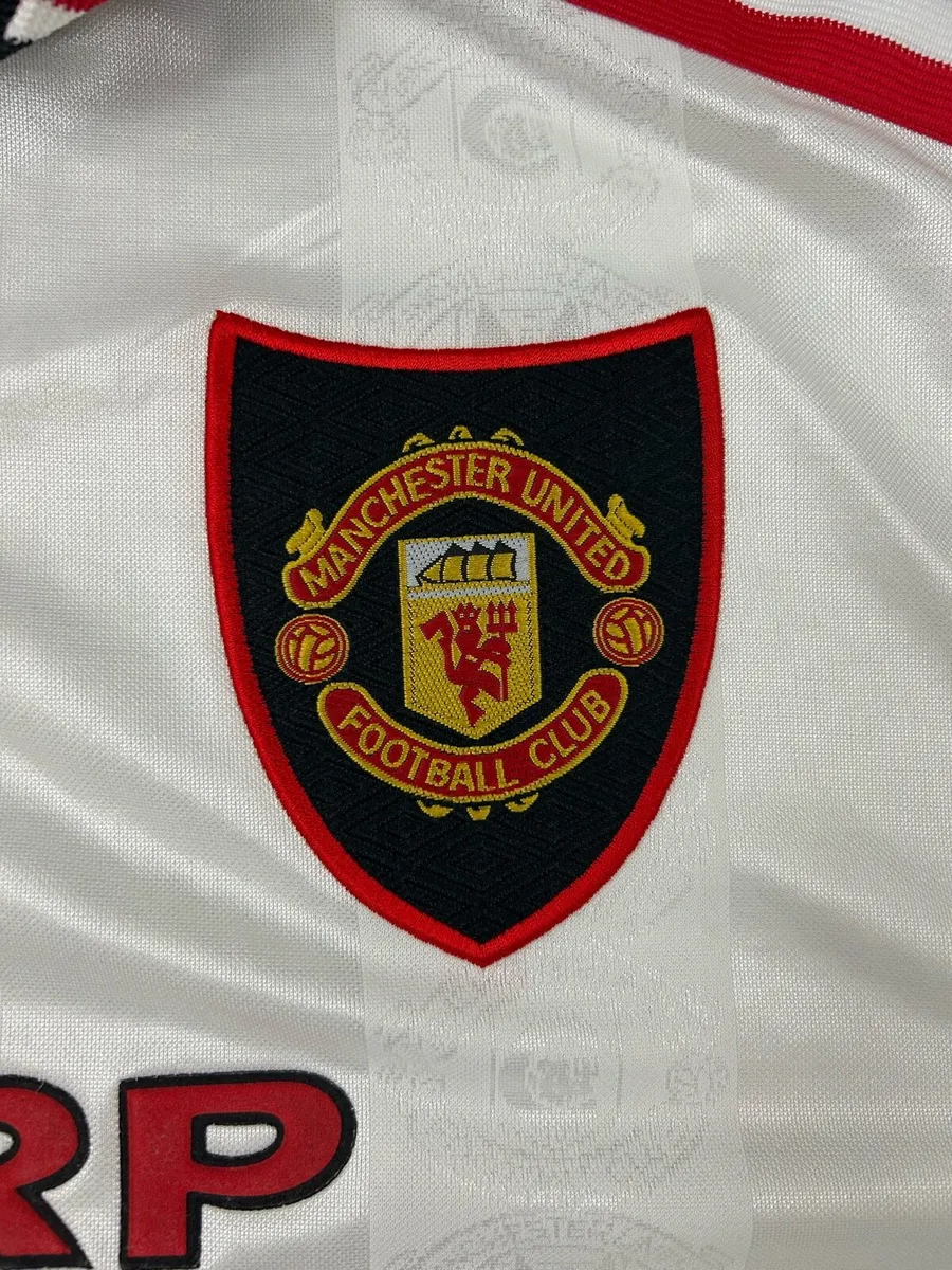 Vintage 1997 Manchester United Away Jersey Shirt - Image 4
