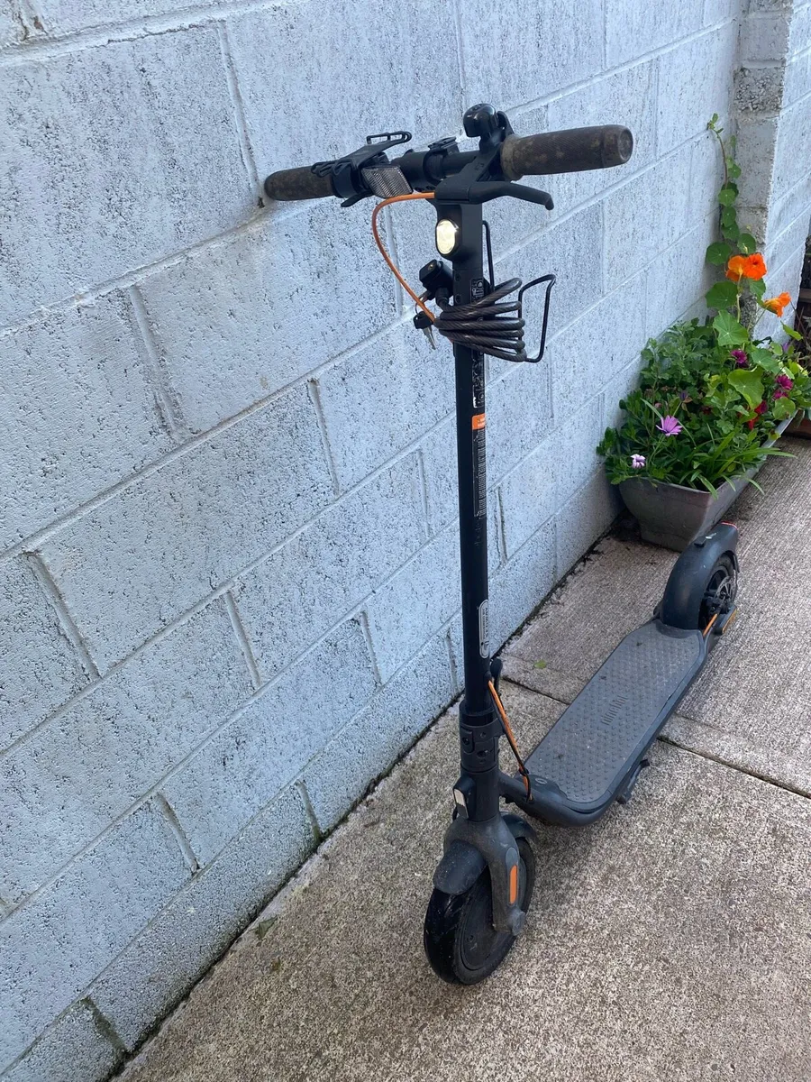 Ninebot powered by Segway dual brake system - Image 1