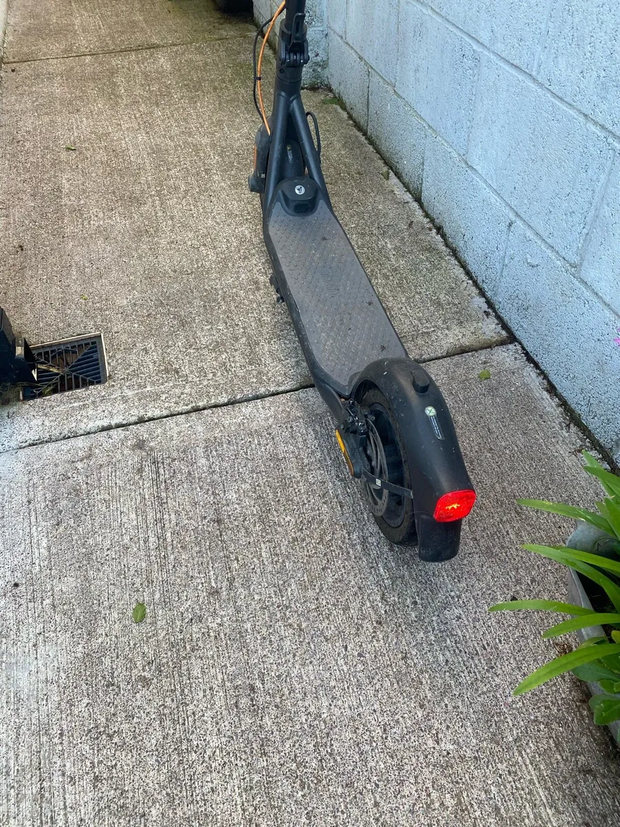 Ninebot powered by Segway dual brake system - Image 4