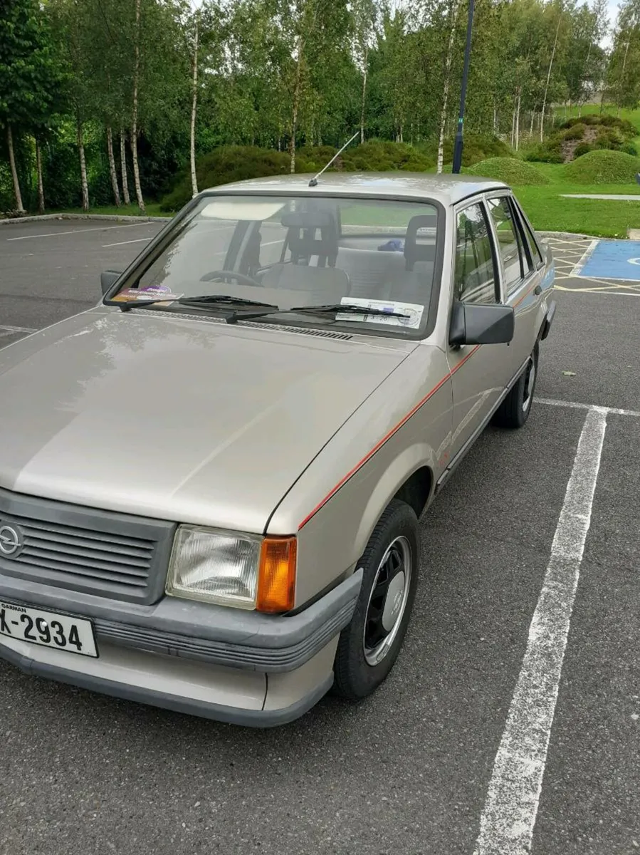 OPEL CORSA SALOON LX - Image 2
