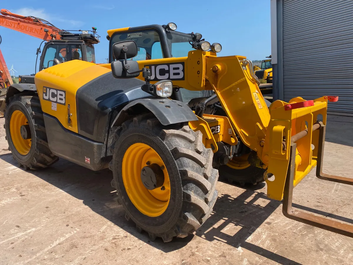 2018 JCB 527-58 AGRI - Image 3