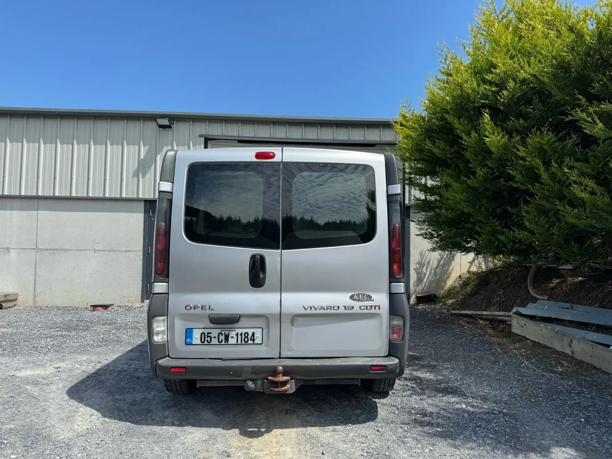 Opel Vivaro Crew Cab - Image 4
