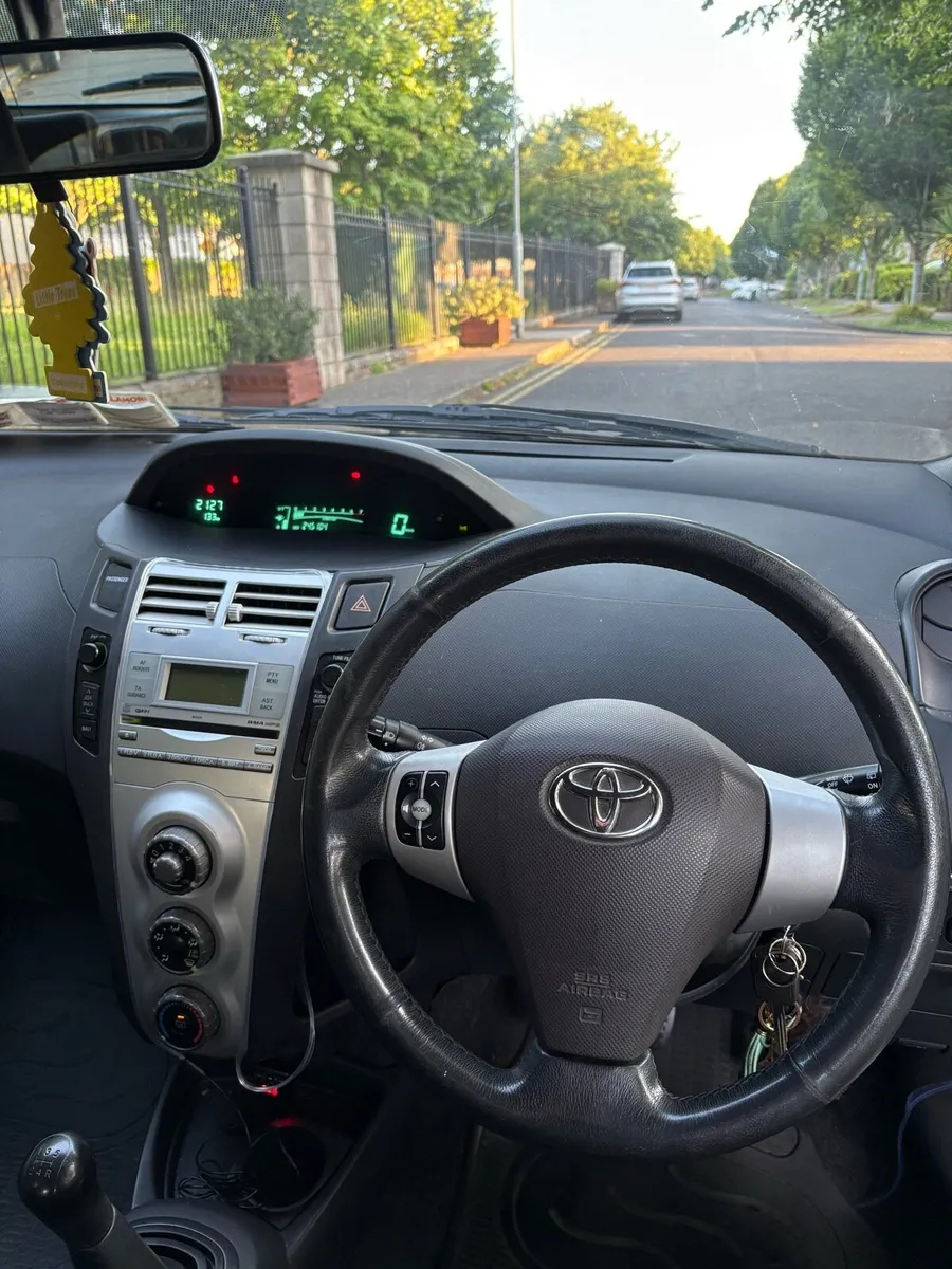 Toyota Yaris, 2007 - Image 2