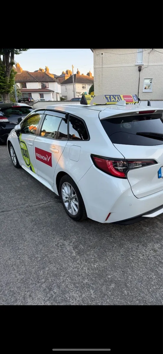 Taxi - Image 2