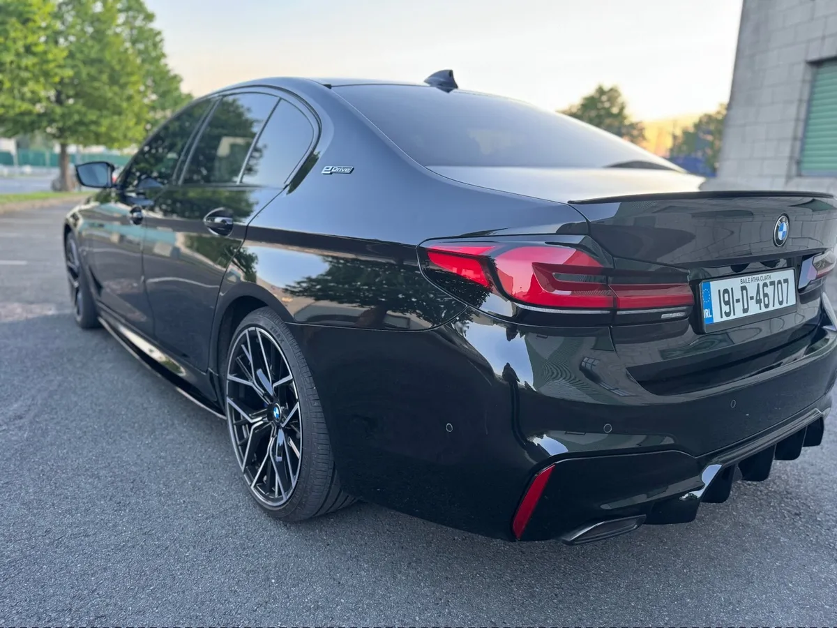 BMW 5-Series 2019 - Image 2