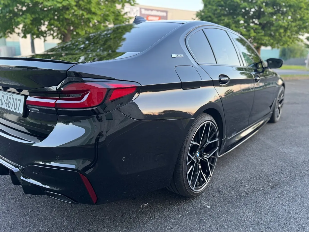 BMW 5-Series 2019 - Image 4