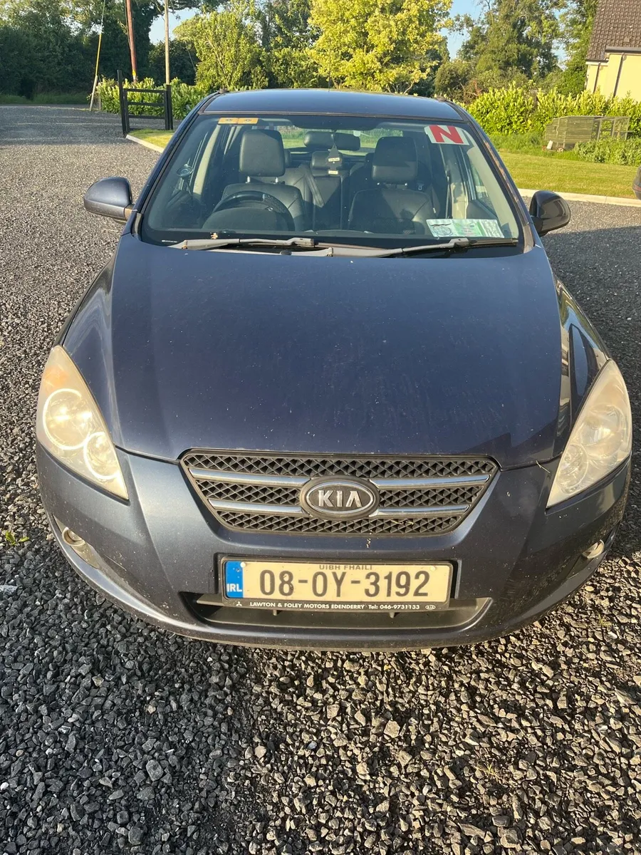 Kia Ceed 2008 for parts or repair - Image 1