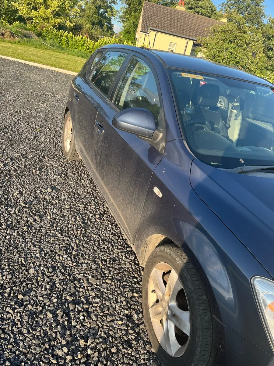 Kia Ceed 2008 for parts or repair - Image 2