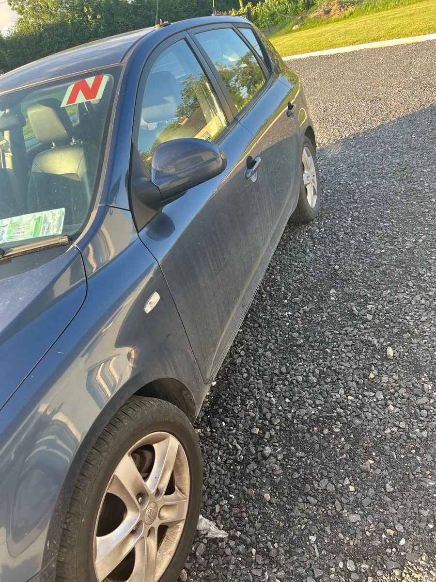 Kia Ceed 2008 for parts or repair - Image 4