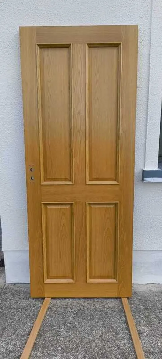 11 Internal Doors - Oak veneer inc. hardware - Image 1