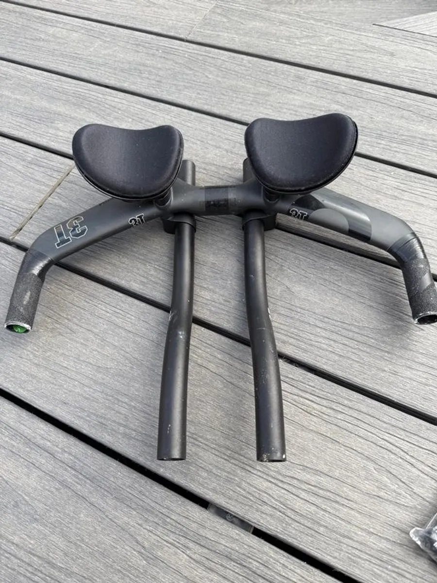 3T Carbon fibre aero handlebars for TT or triathlon setup - Image 3