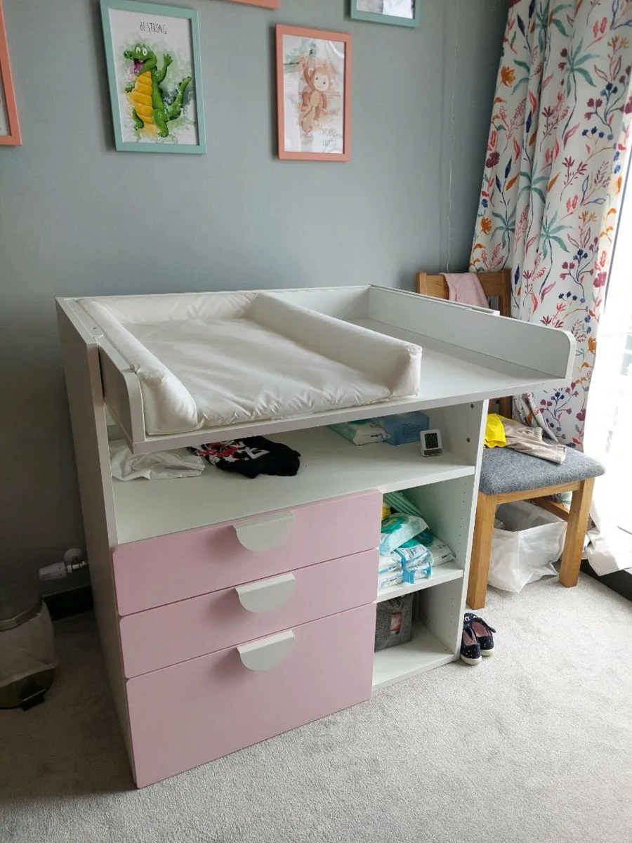 Changing table - Image 1