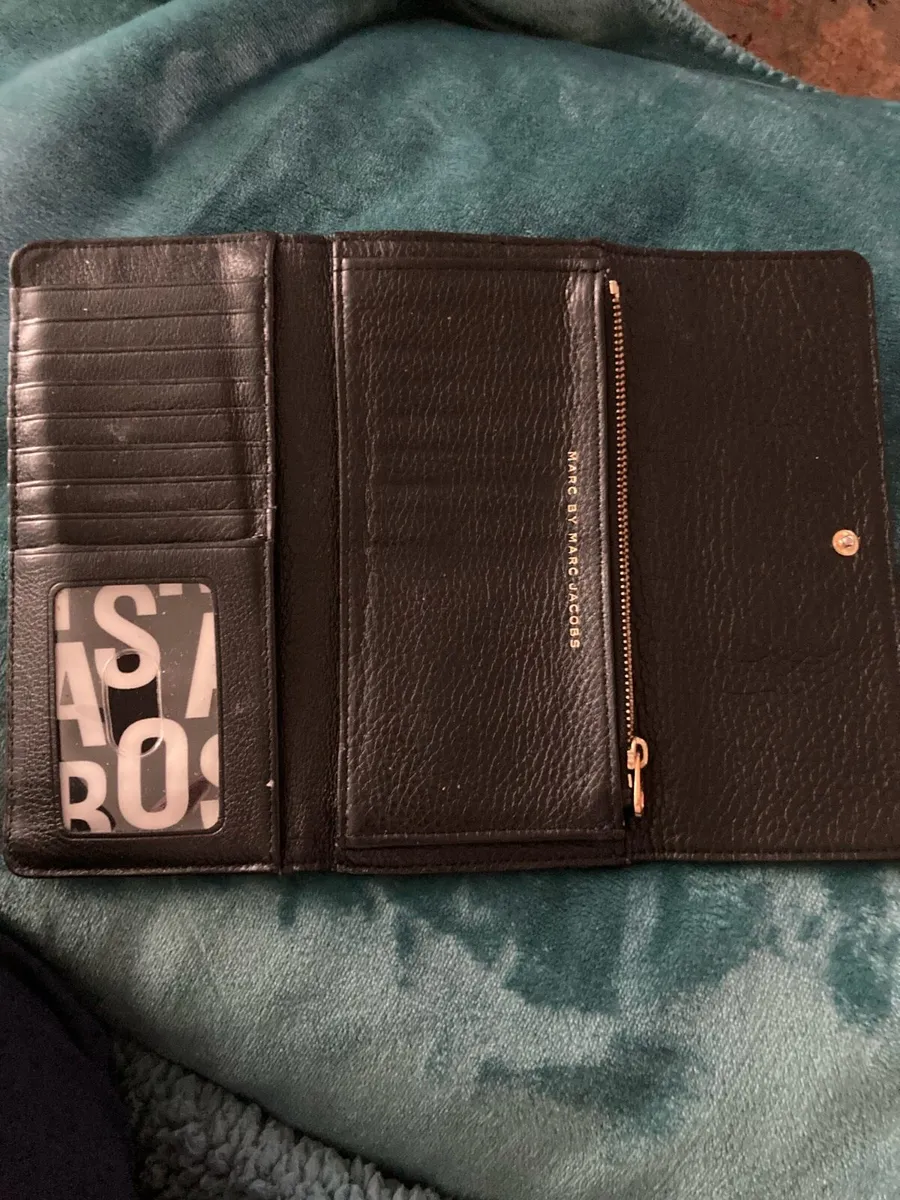 Marc Jacob’s ladies wallet - Image 3