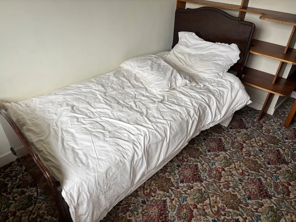 Single Bed x 2 - Image 1