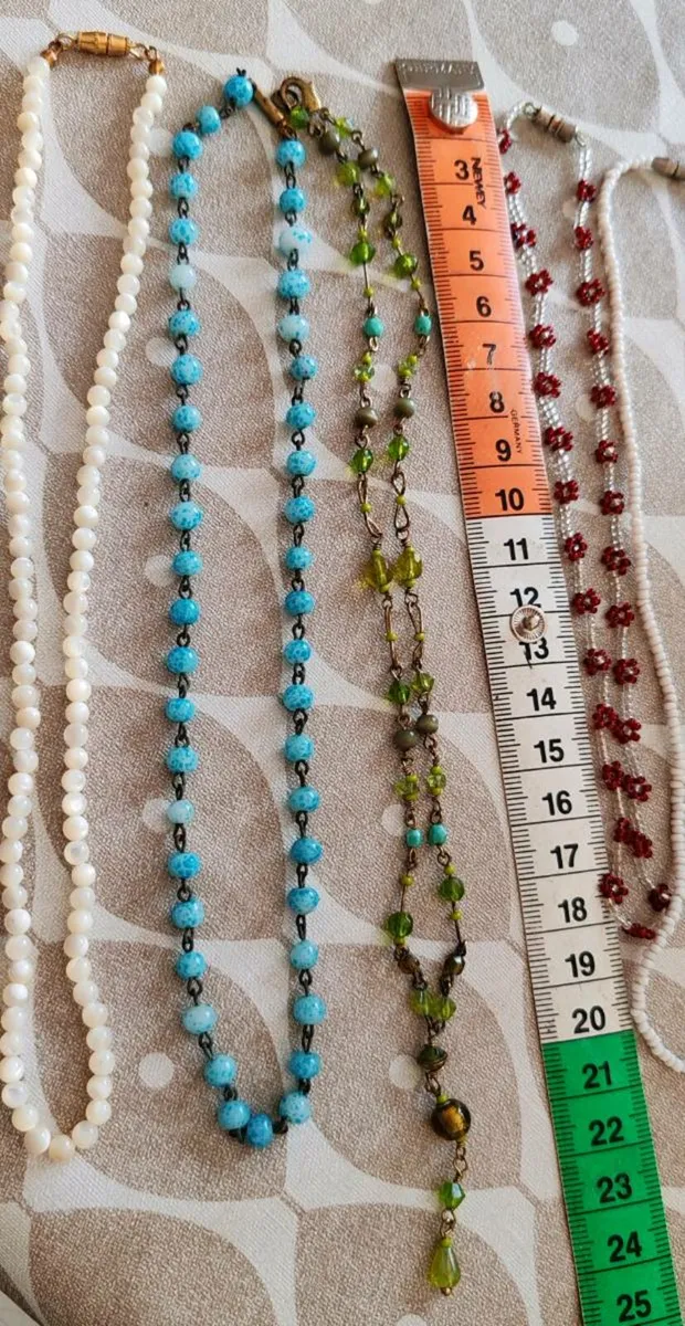 6 vintage beaded necklaces - Image 2