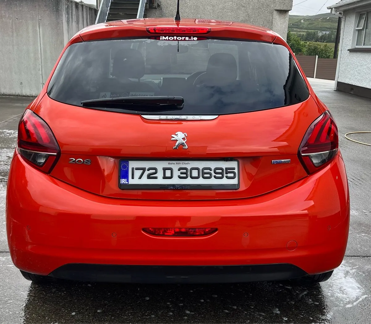 PEUGEOT 208 1.2 ALLURE PREMIUM - Image 2