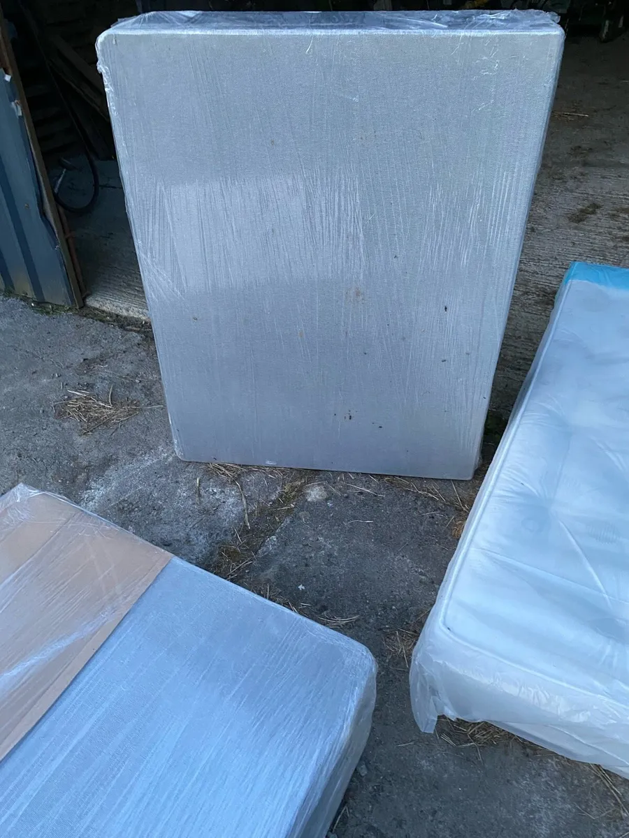 Beds - Image 2