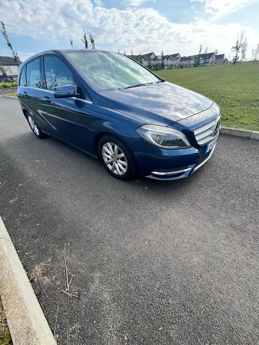 Mercedes-Benz B-Class 2012 - Image 2