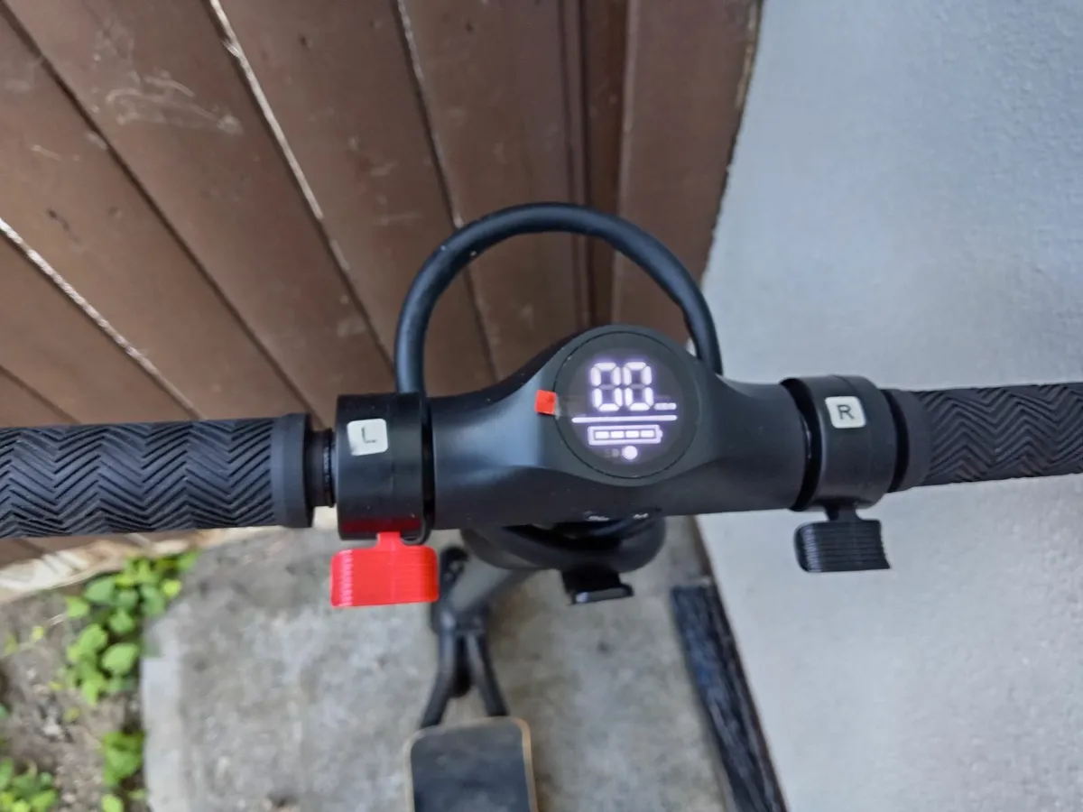 Electric scooter - Image 2