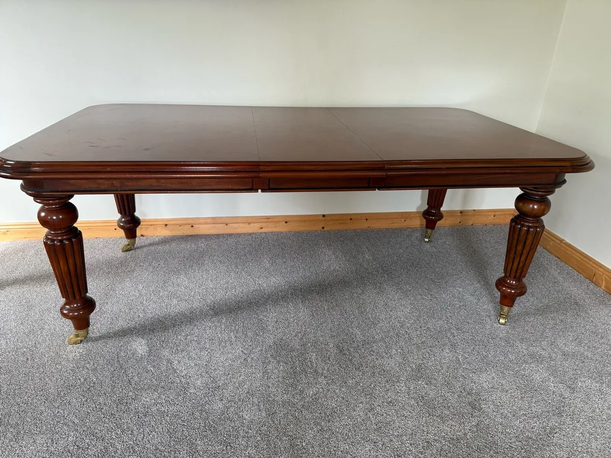 Table and Chairs - Image 1