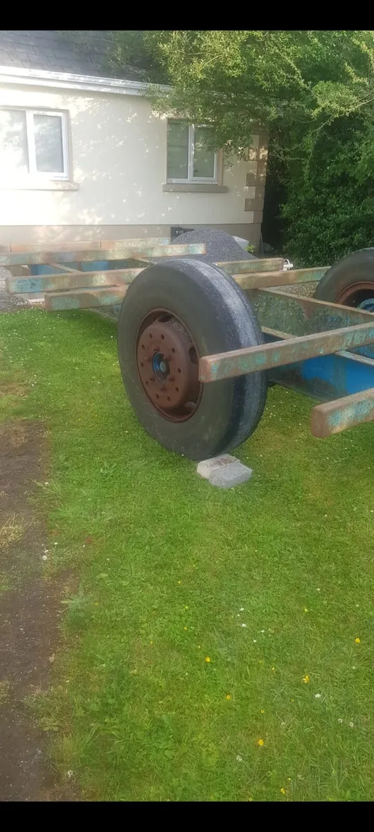 Bale trailer