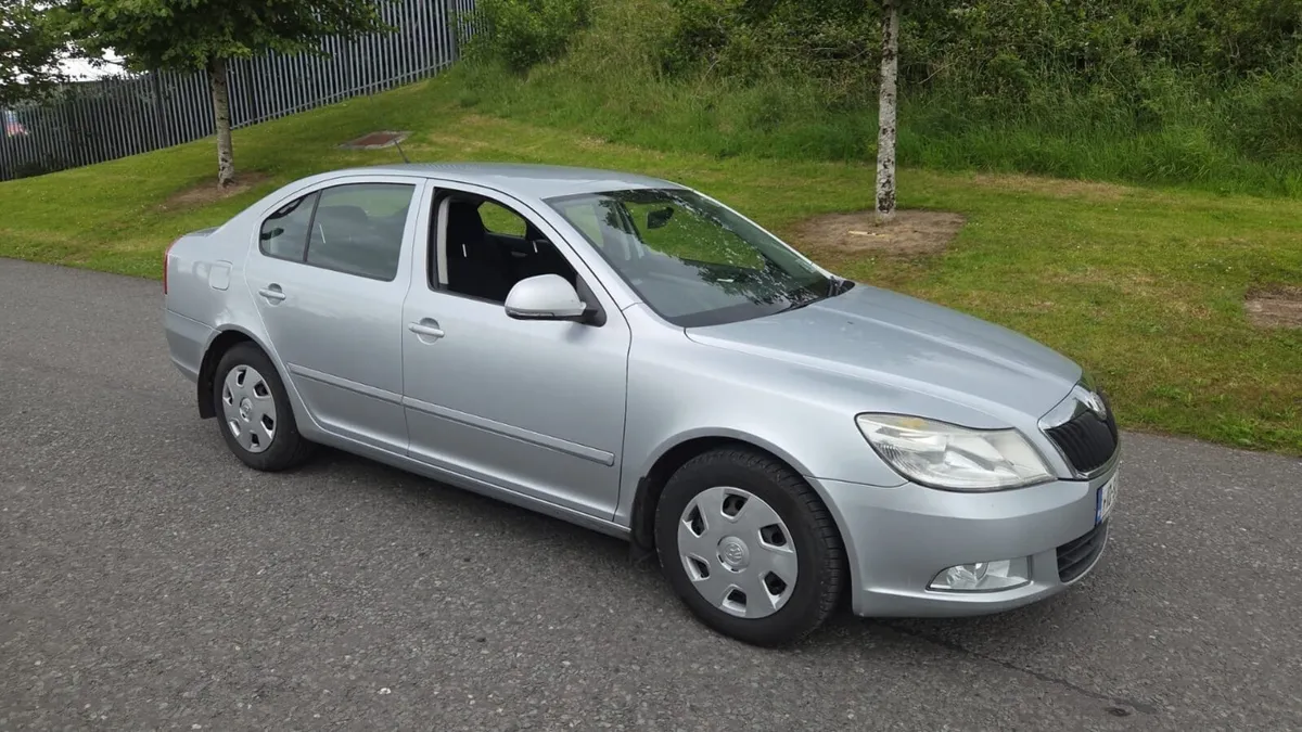 2010 Skoda Octavia 1.6 TDI - Image 1