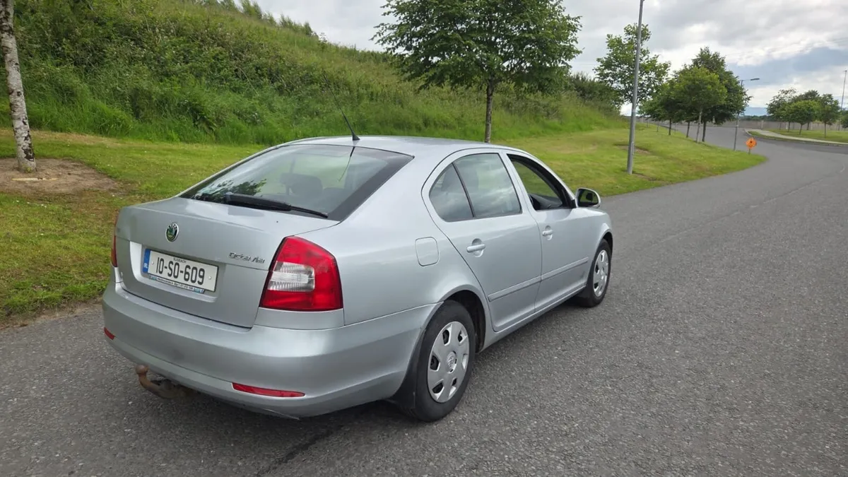2010 Skoda Octavia 1.6 TDI - Image 2