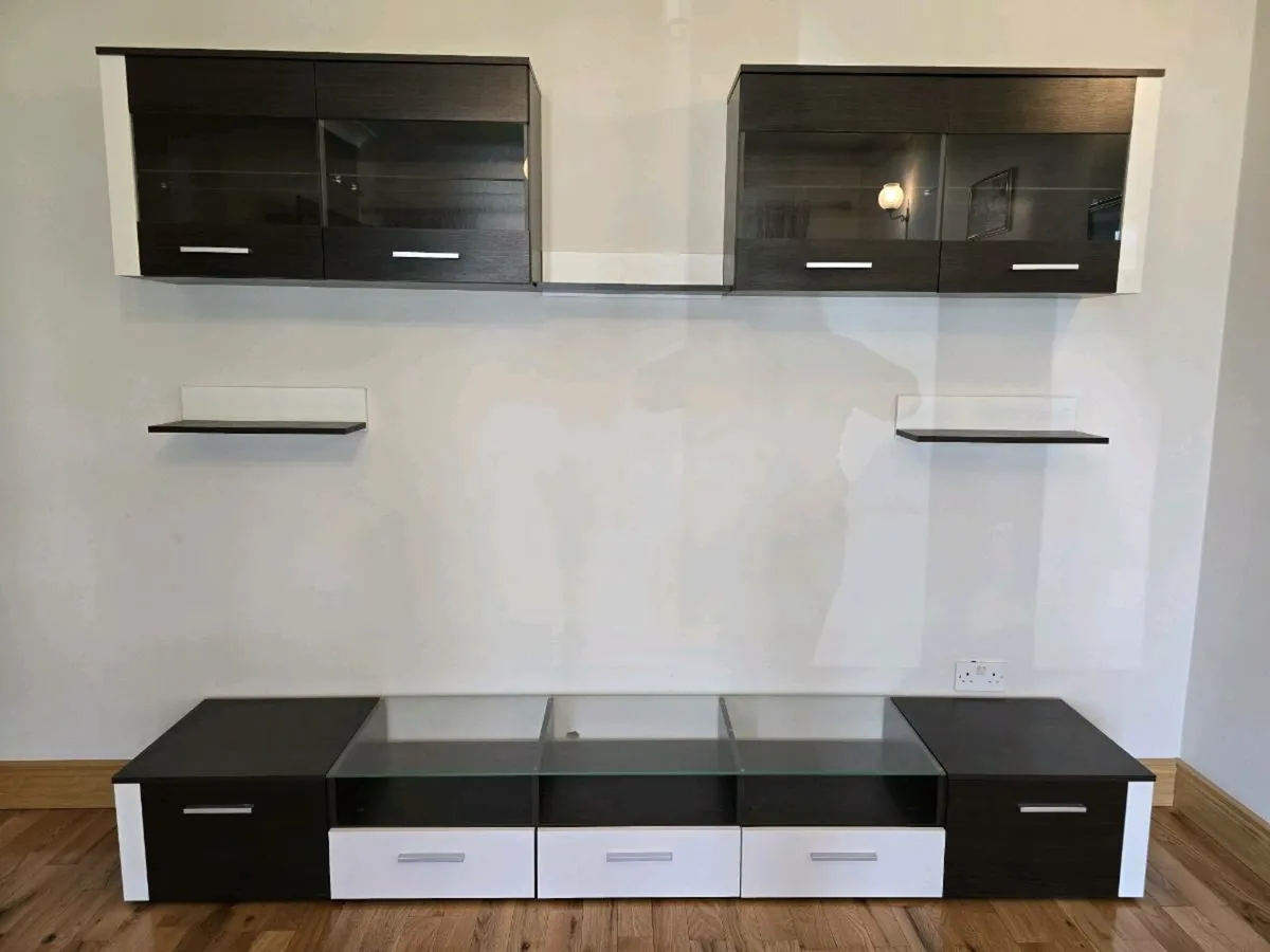 TV Unit - Image 2