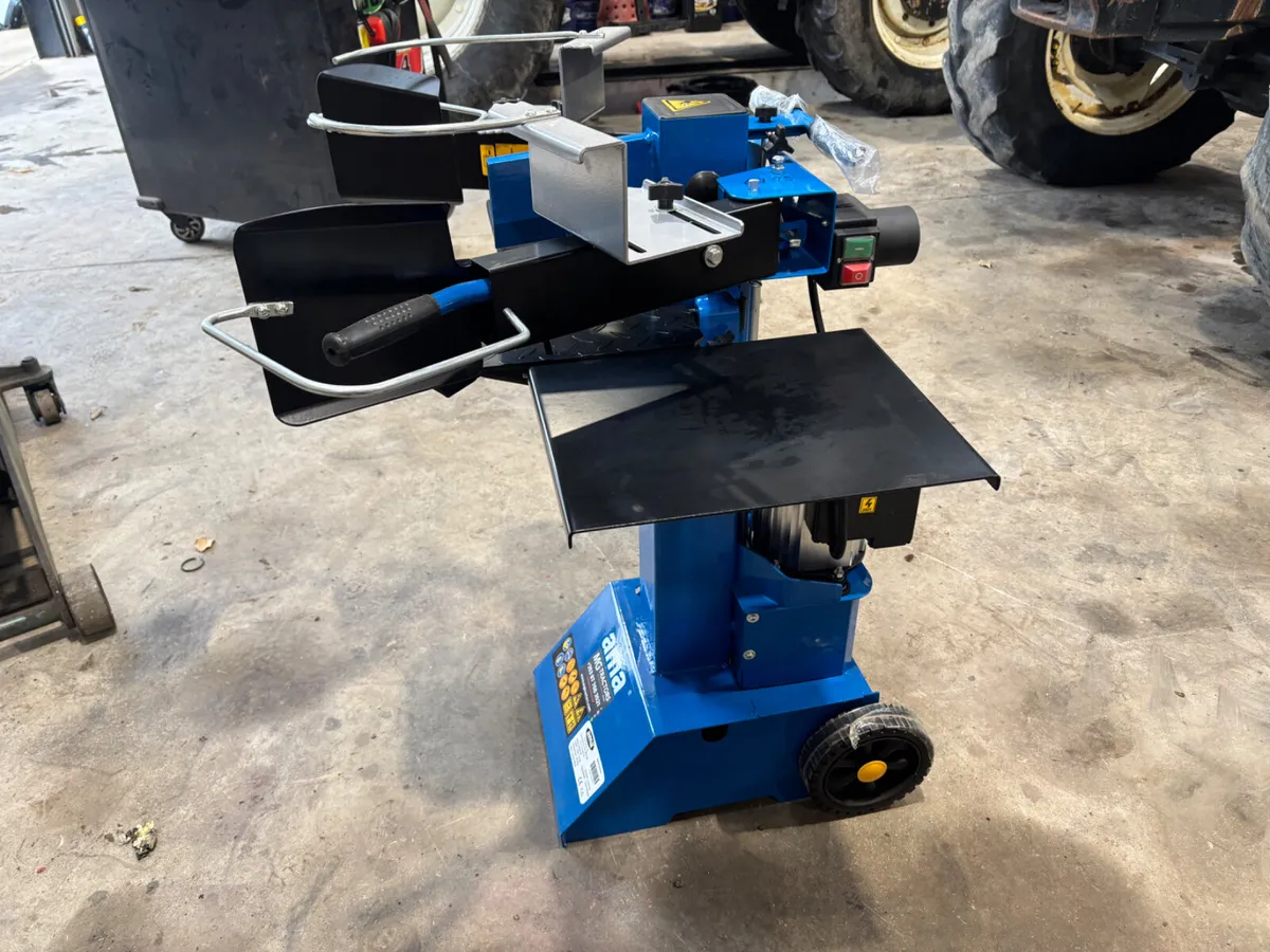 Brand-new 8 ton electric log splitter - Image 2