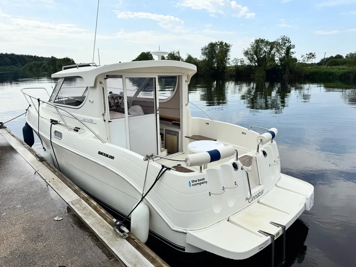 Quicsilver 700 Weekend NEW ENGINE - Image 1