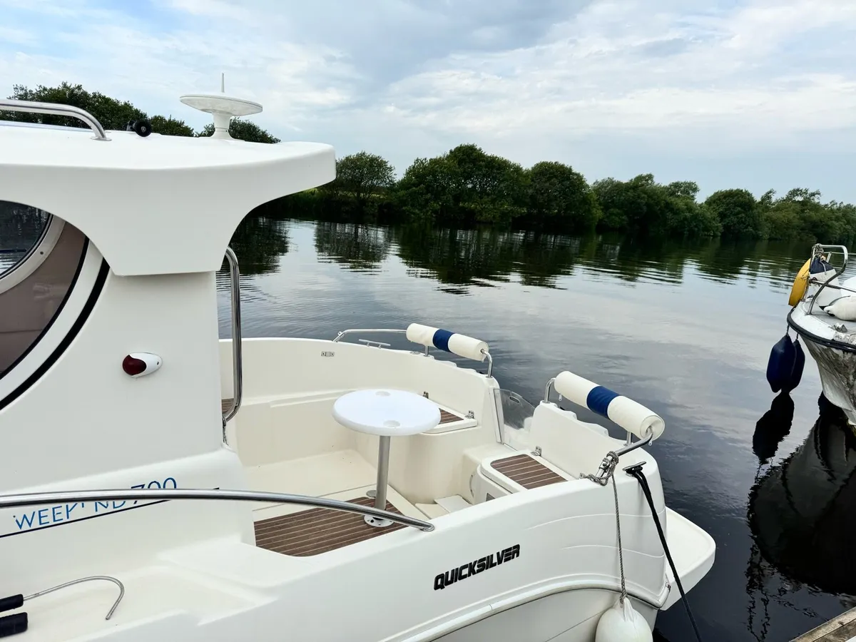 Quicsilver 700 Weekend NEW ENGINE - Image 2