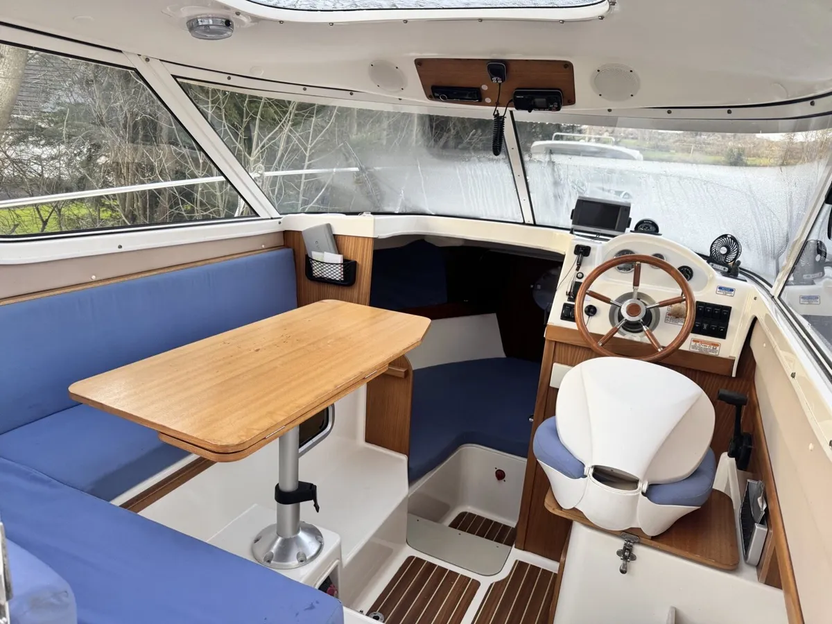 Quicsilver 700 Weekend NEW ENGINE - Image 4
