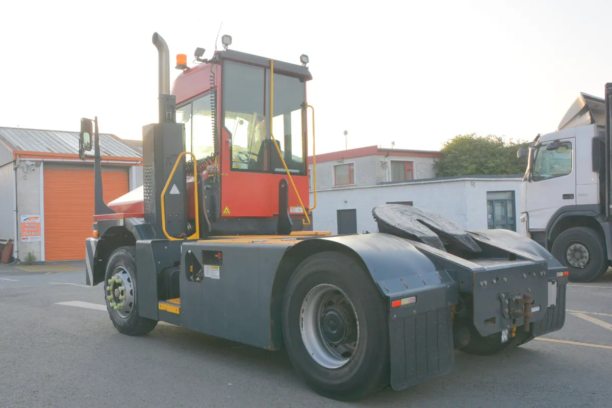 Kalmar T2 Yard Shunter - Image 2