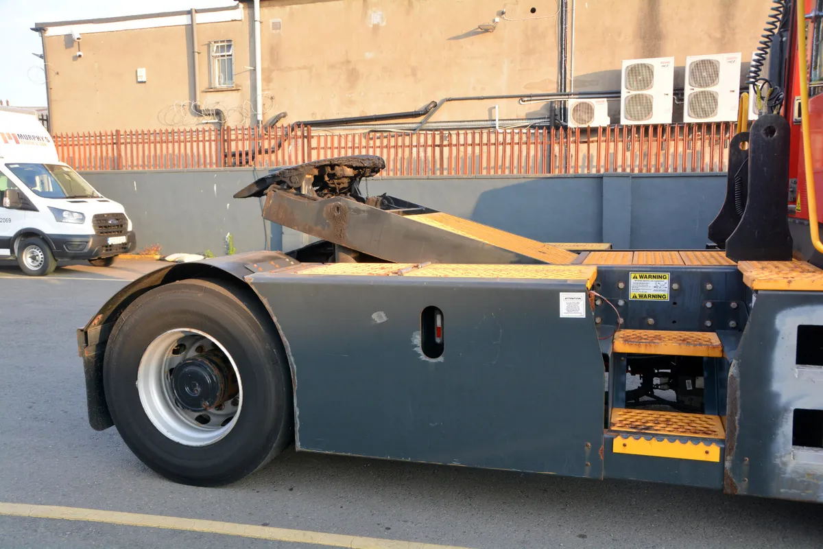 Kalmar T2 Yard Shunter - Image 3