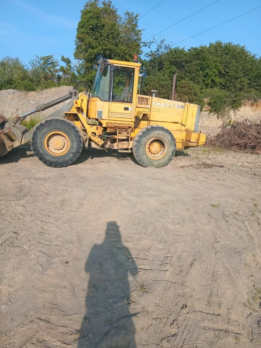Volvo L90  Loading Shovel - Image 4