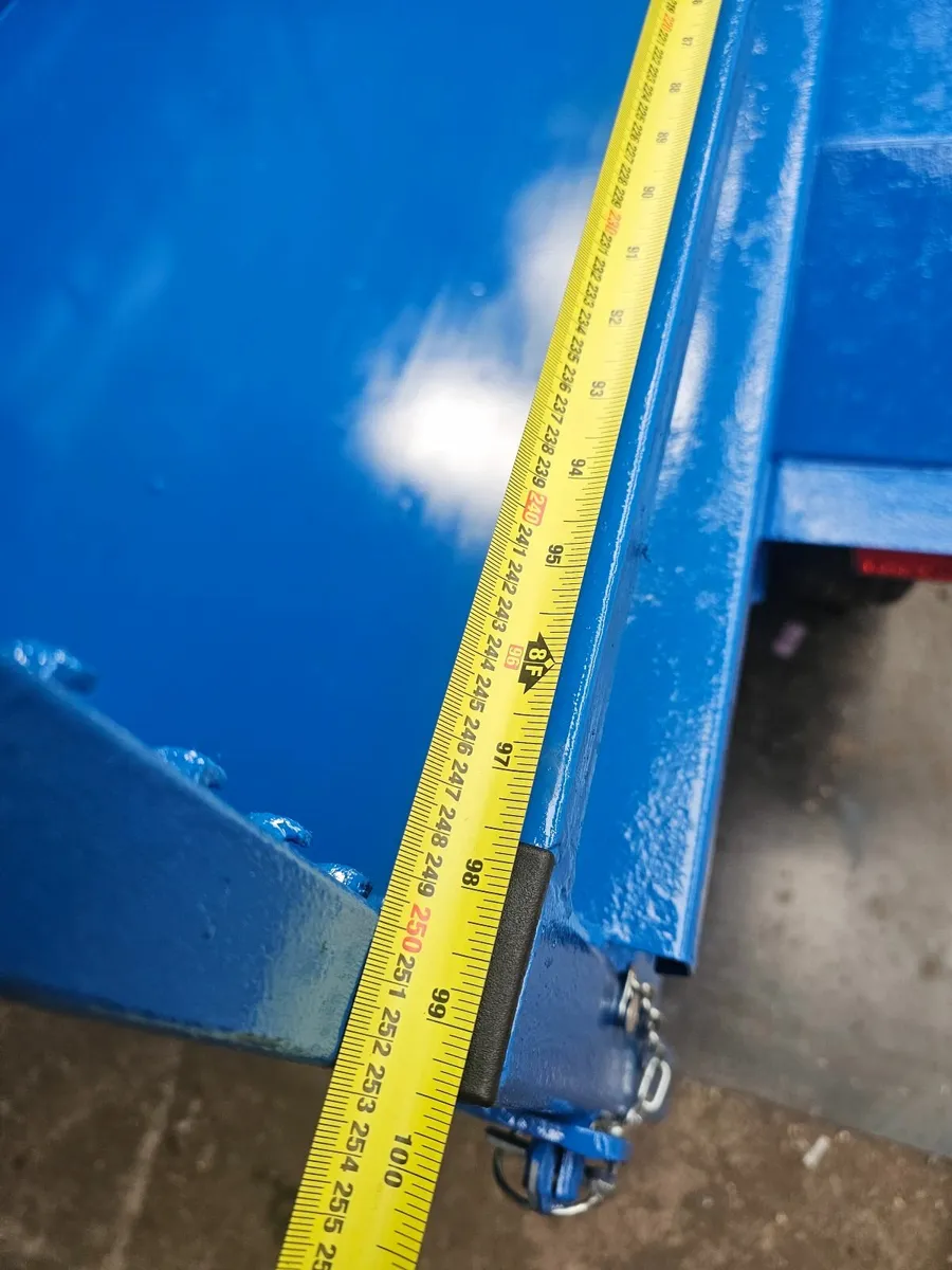 8x5 trailer with brakes €2200 - Image 3