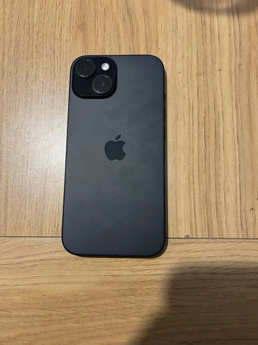 iPhone 15 - Image 3