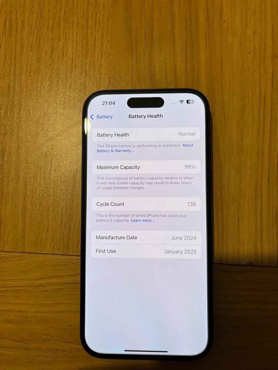 iPhone 15 - Image 4
