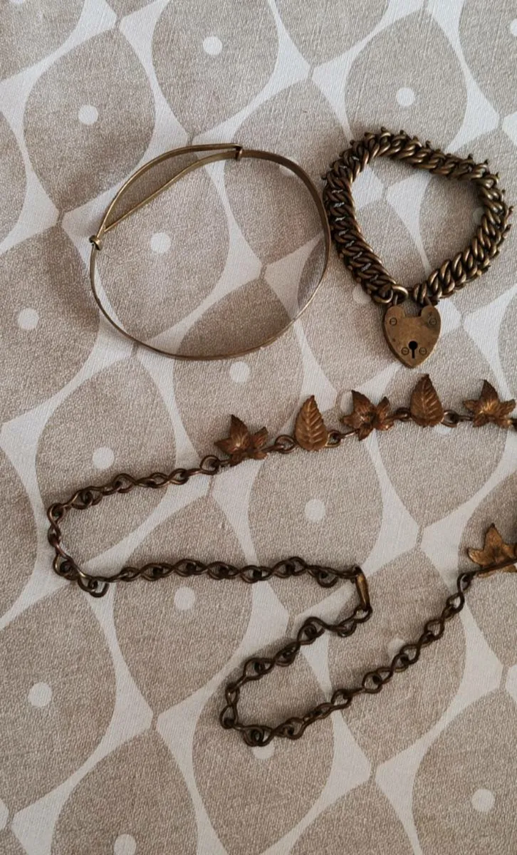 Vintage necklace, bracelet and bangle - Image 2