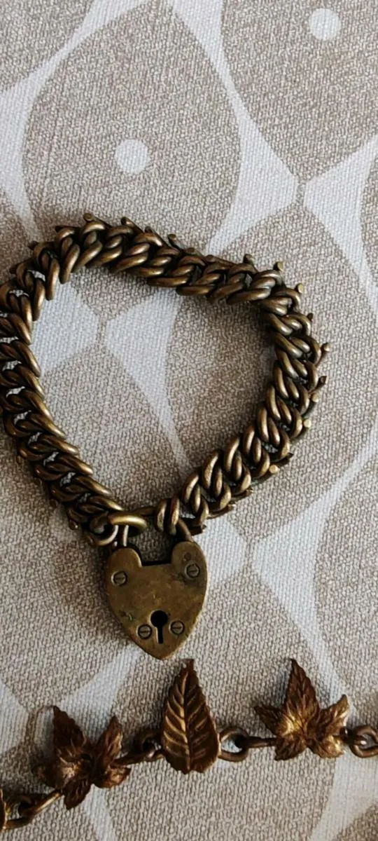 Vintage necklace, bracelet and bangle - Image 4