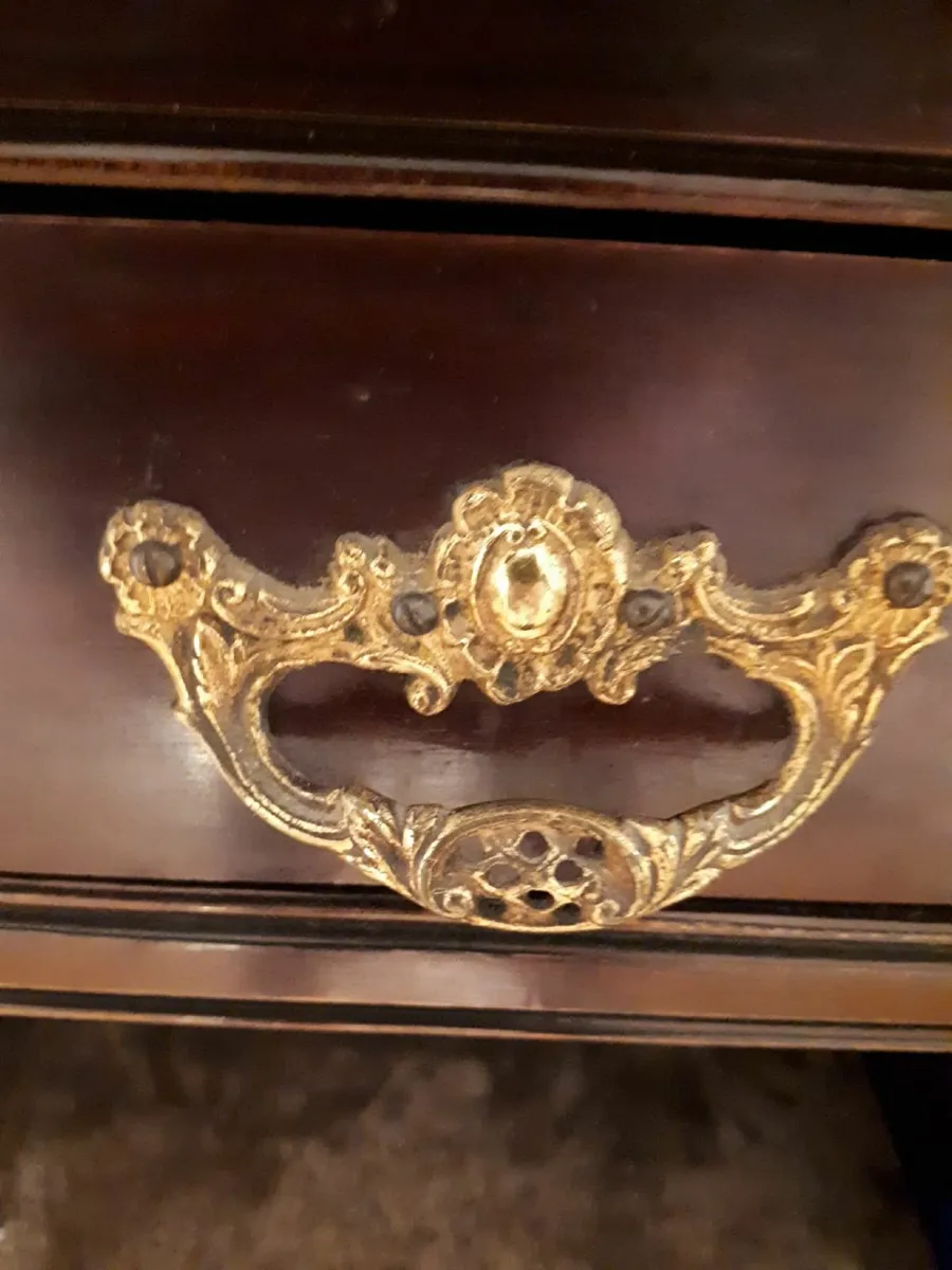 Antique chiffoneir - Image 2