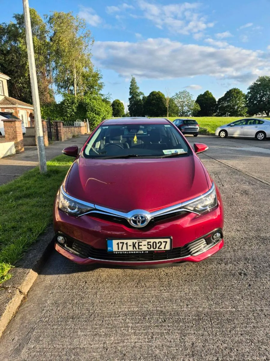 Toyota Auris 2017 - Image 2