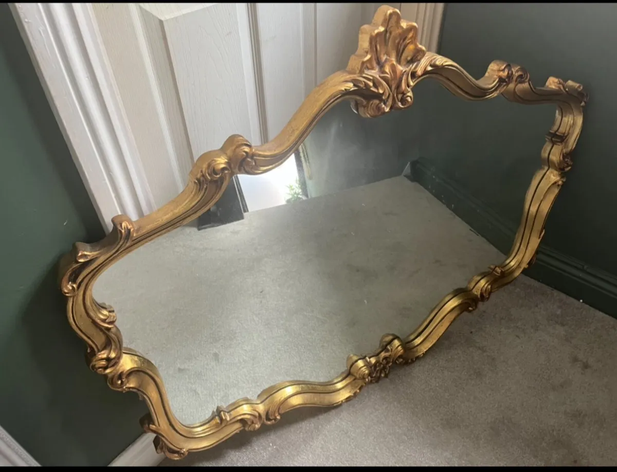 Gold mirror