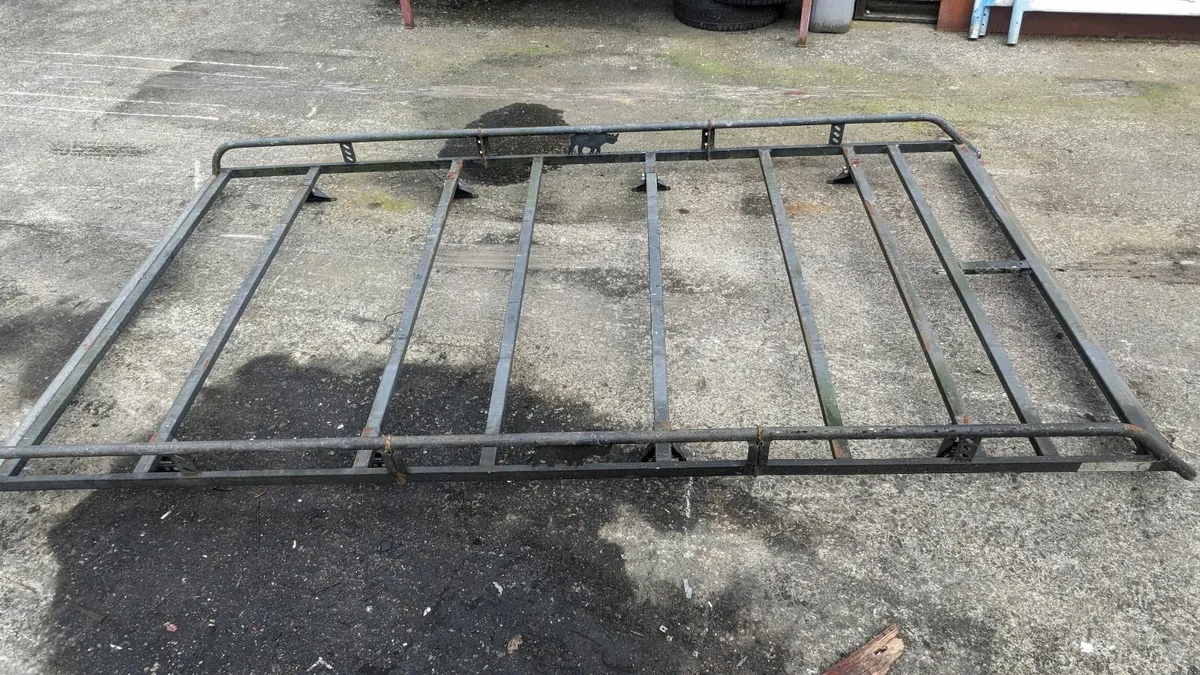 Rhino Roof Rack with Roller